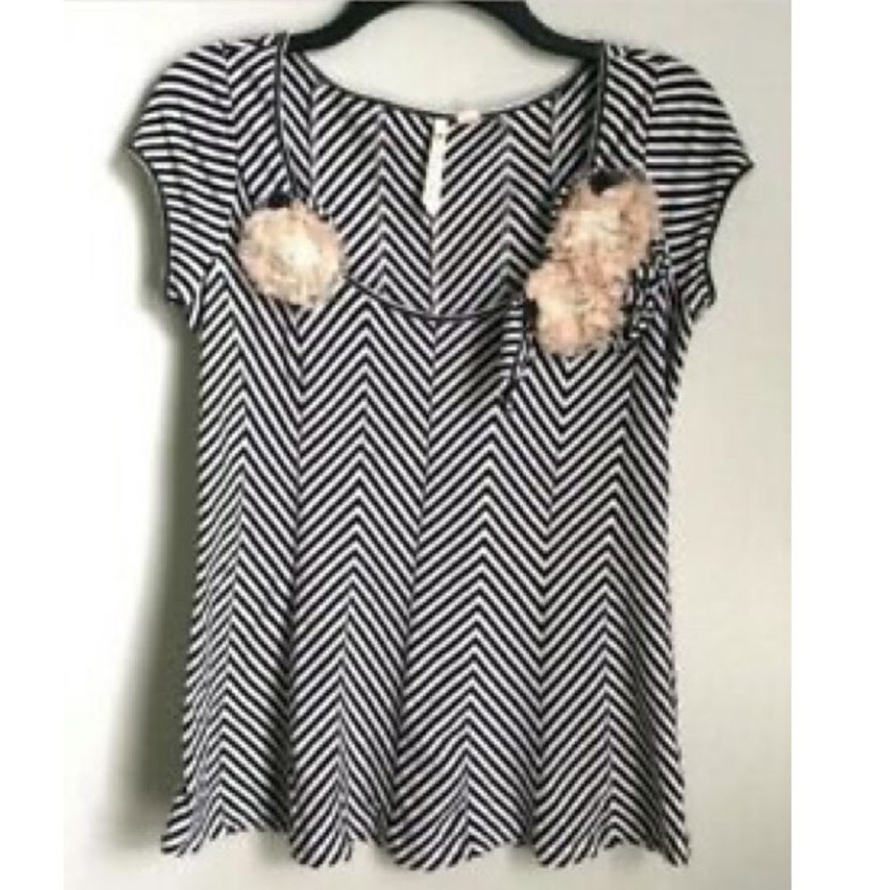 Anthropologie Little Yellow Button chevron top XS